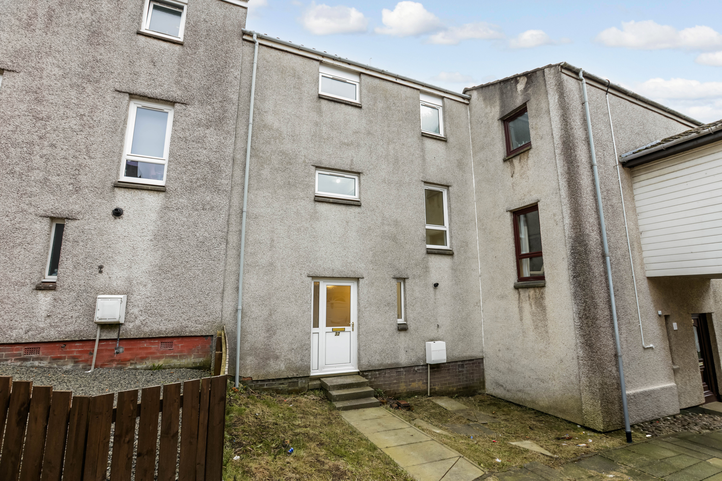 32 Culvain Pl, Hallglen, Falkirk FK1 2QF, UK