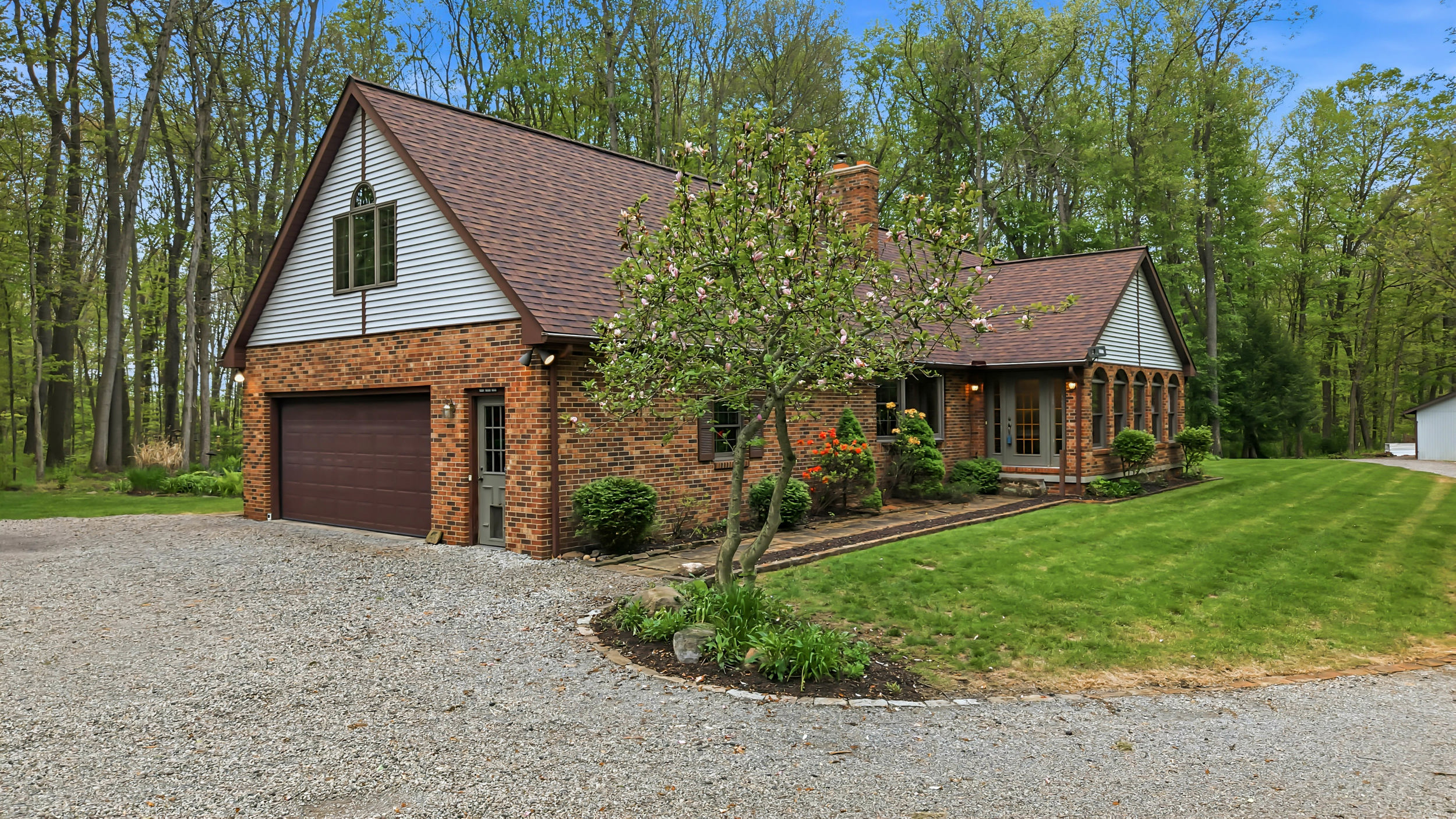 13689 Beard Rd, New Springfield, OH 44443, USA