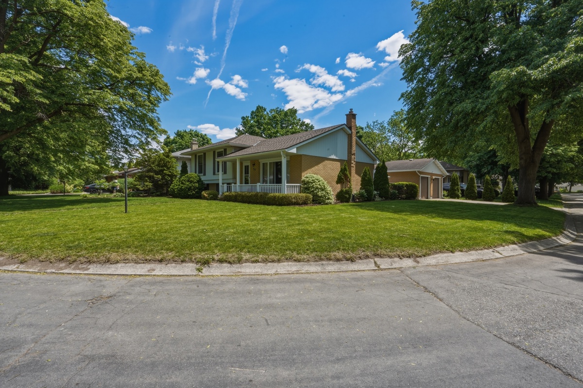 52 Maxwell Crescent — Exterior View