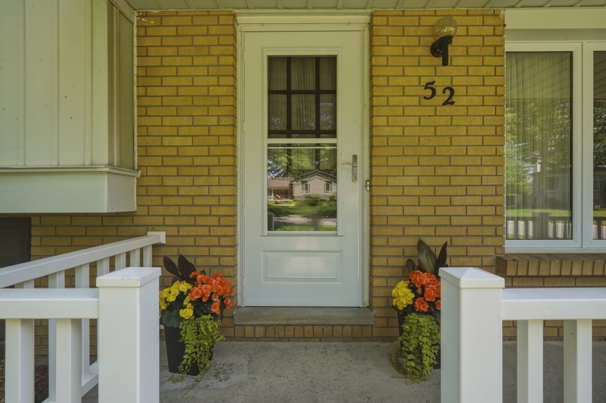 Maxwell Crescent — Kitchen