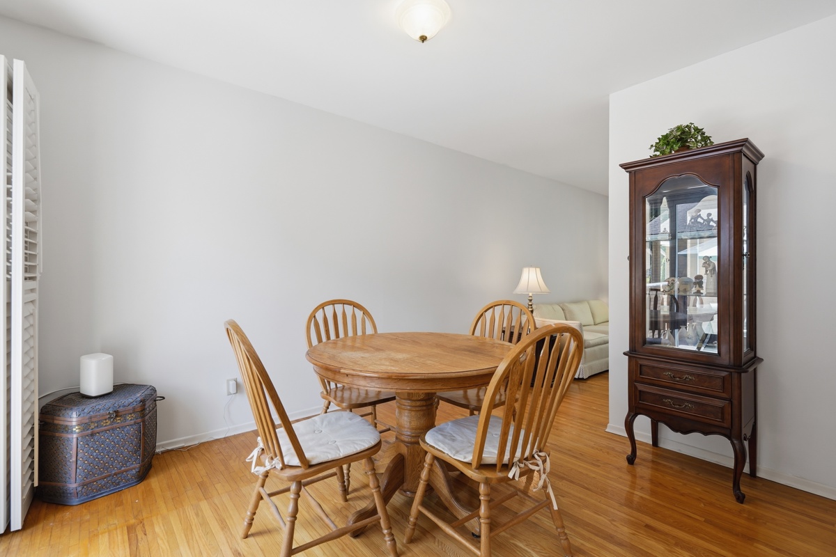 Maxwell Crescent — Lower Level Room