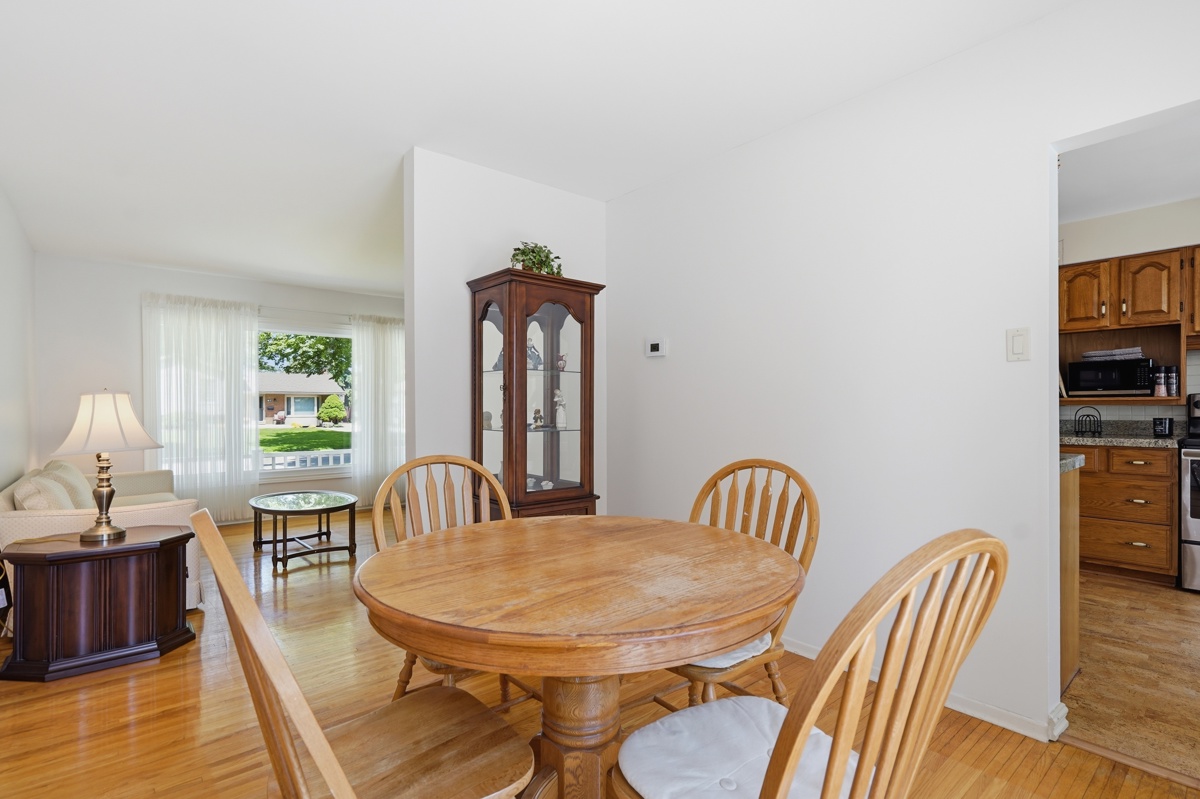 Maxwell Crescent — Interior Detail