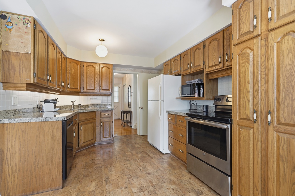Maxwell Crescent — Interior