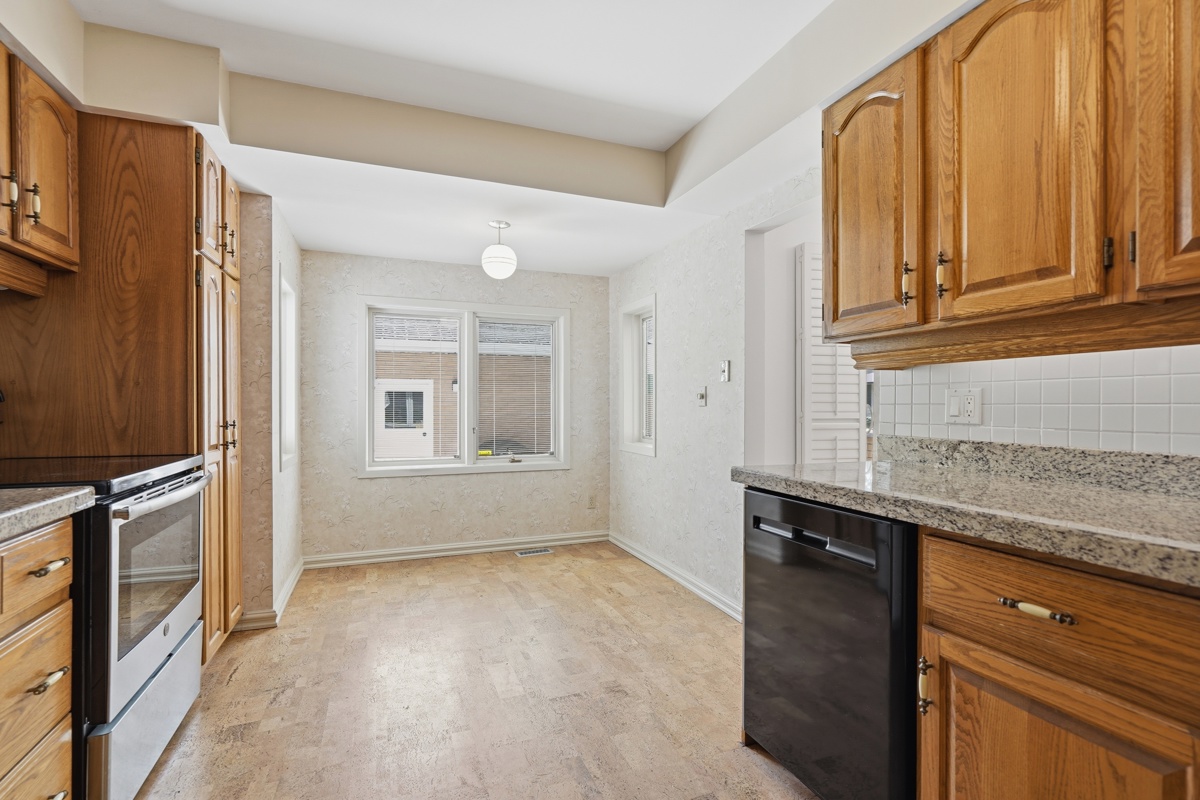 Maxwell Crescent — Room