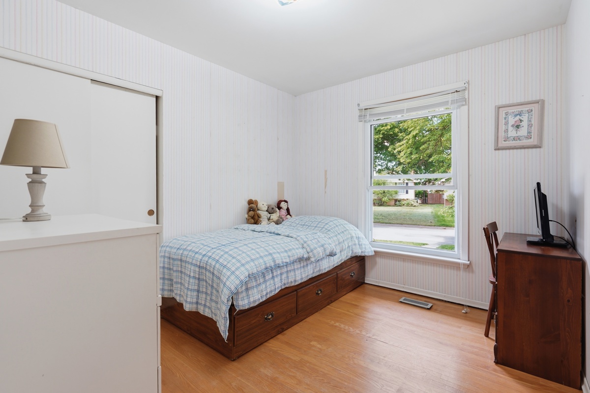 Maxwell Crescent — Interior