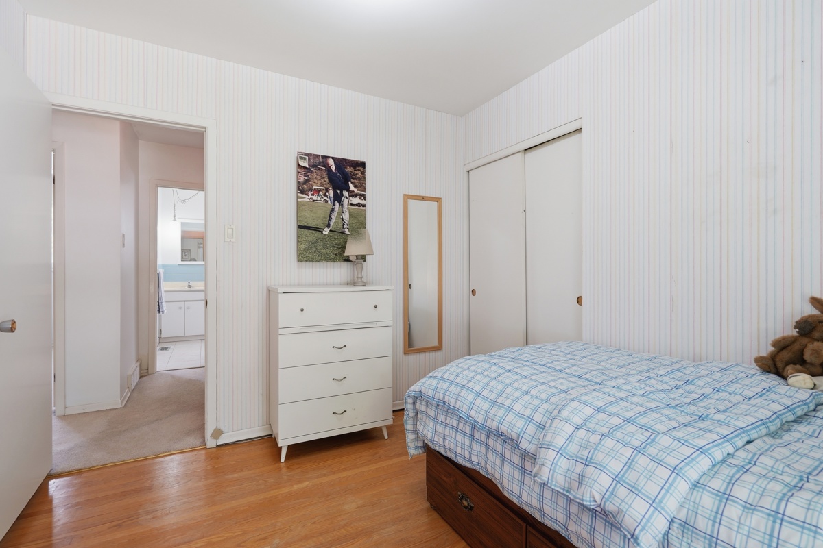 Maxwell Crescent — Interior