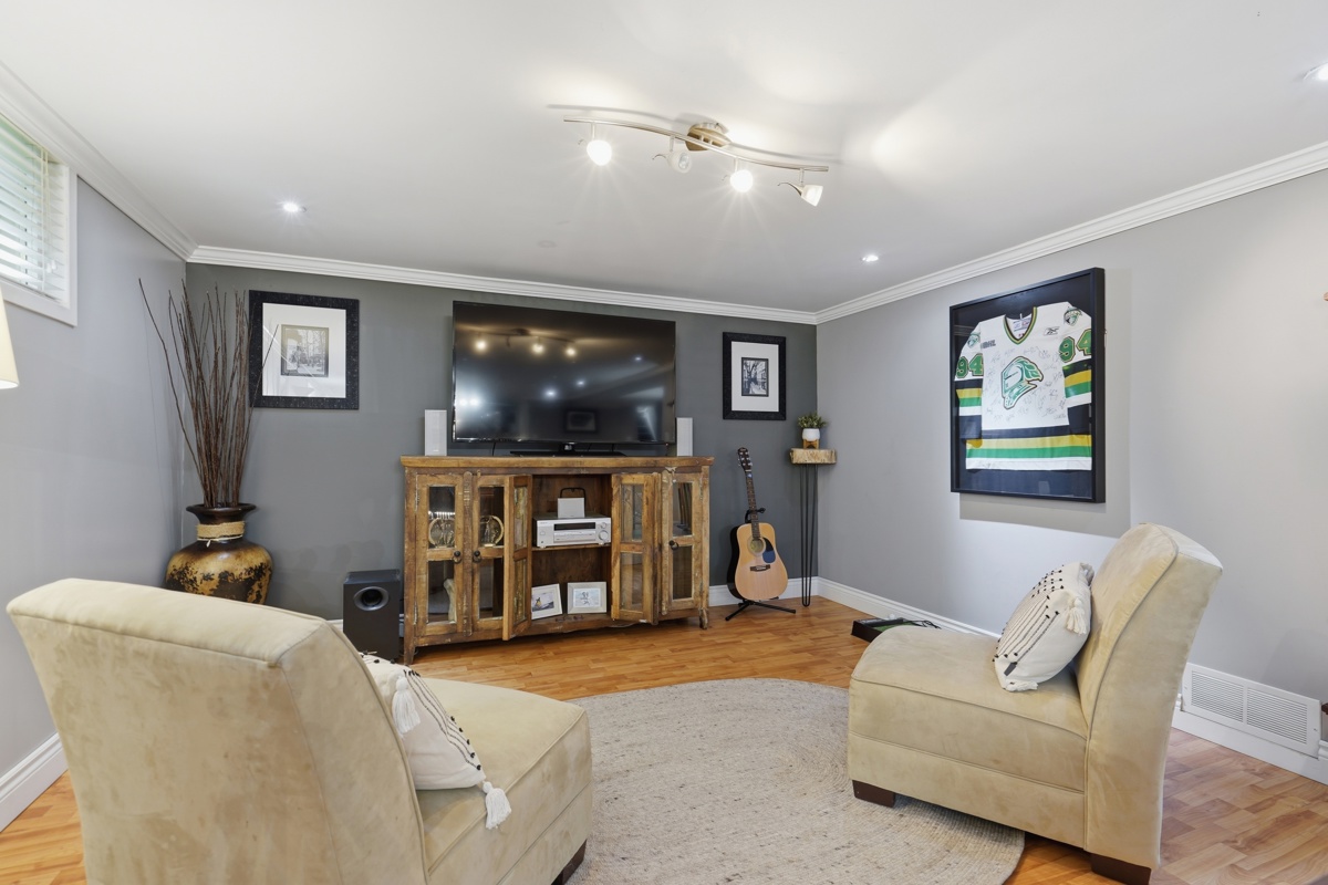 Basement bar area — Royal Crescent London Ontario