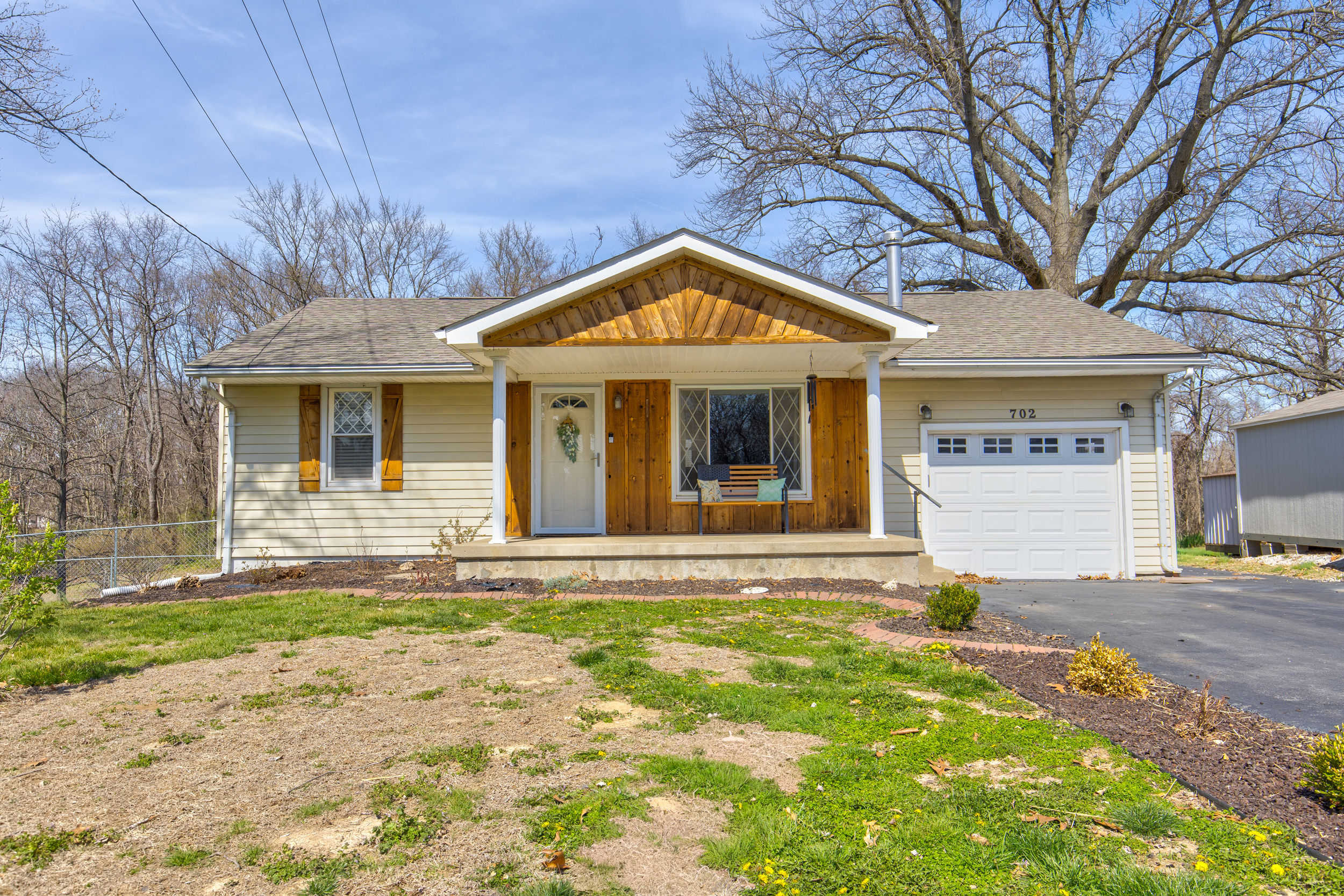702 Ridge Ln, East Alton, IL 62024, USA