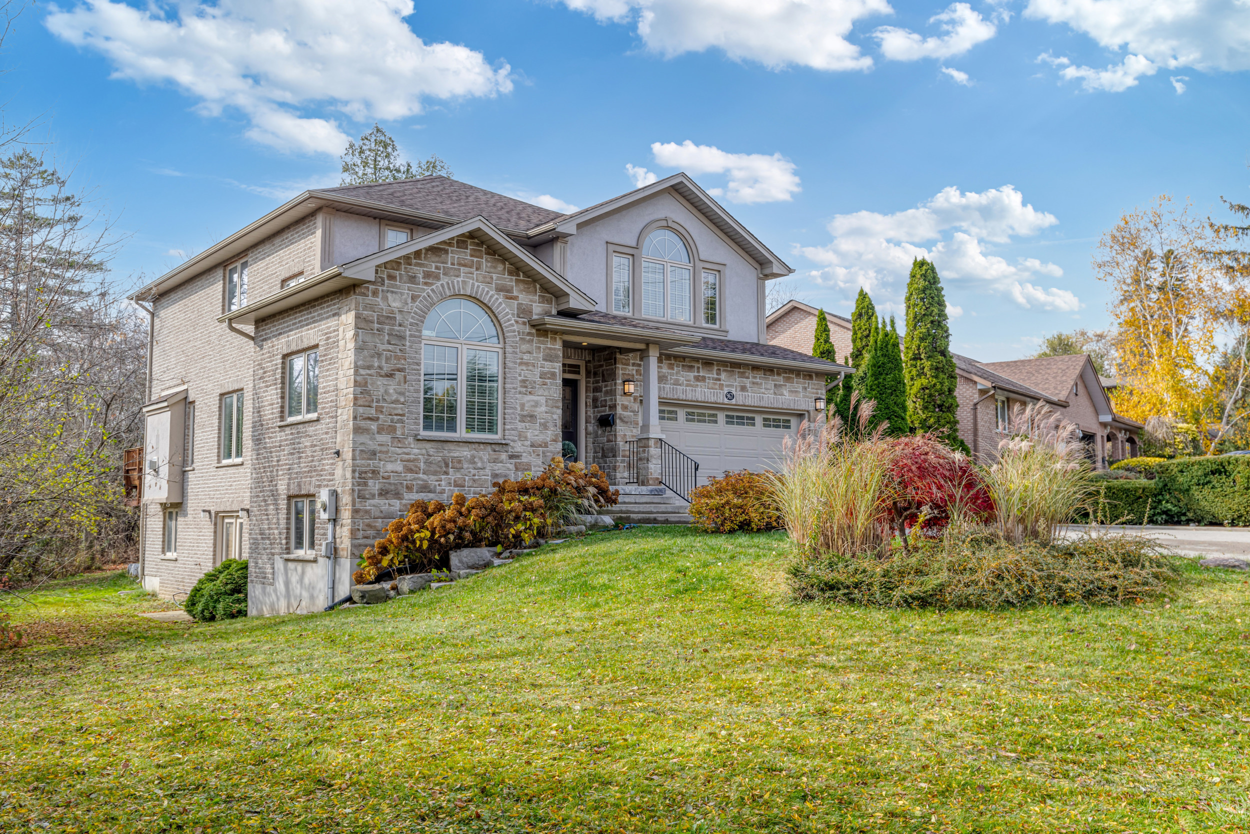 967 Doon Village Rd, Kitchener, ON