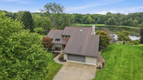 10767 Meadowbrook Ct