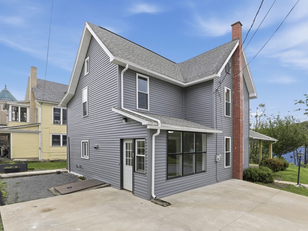 102 Montgomery St, Montgomery, PA 17752, USA