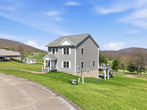 167 Braemar Ter, Factoryville, PA 18419, USA