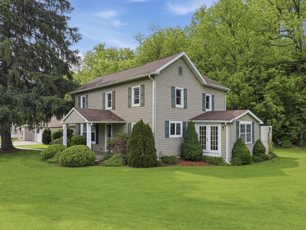 915 Long Run Rd, Mill Hall, PA 17751, USA