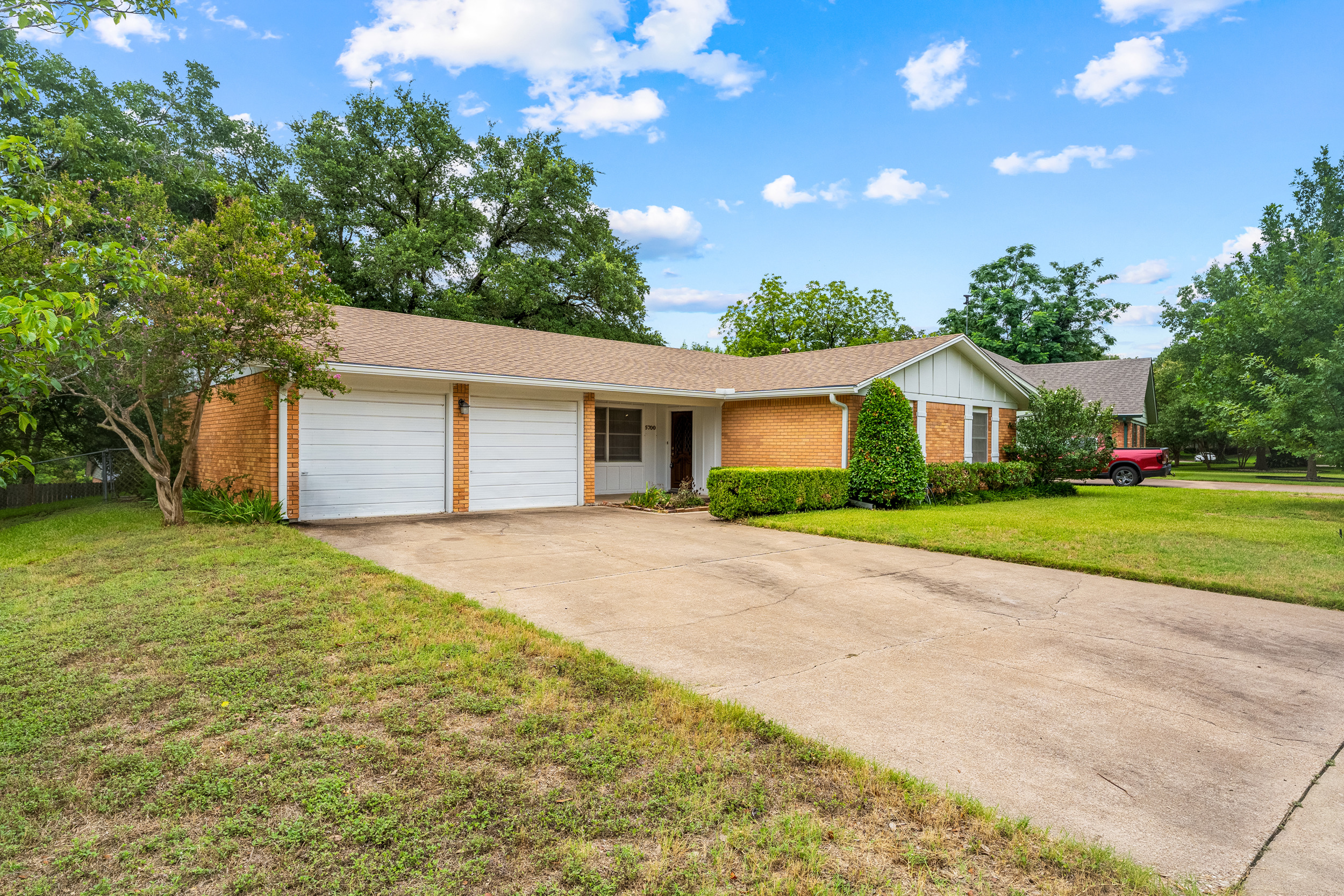 5700 Westlawn Dr, Waco, TX