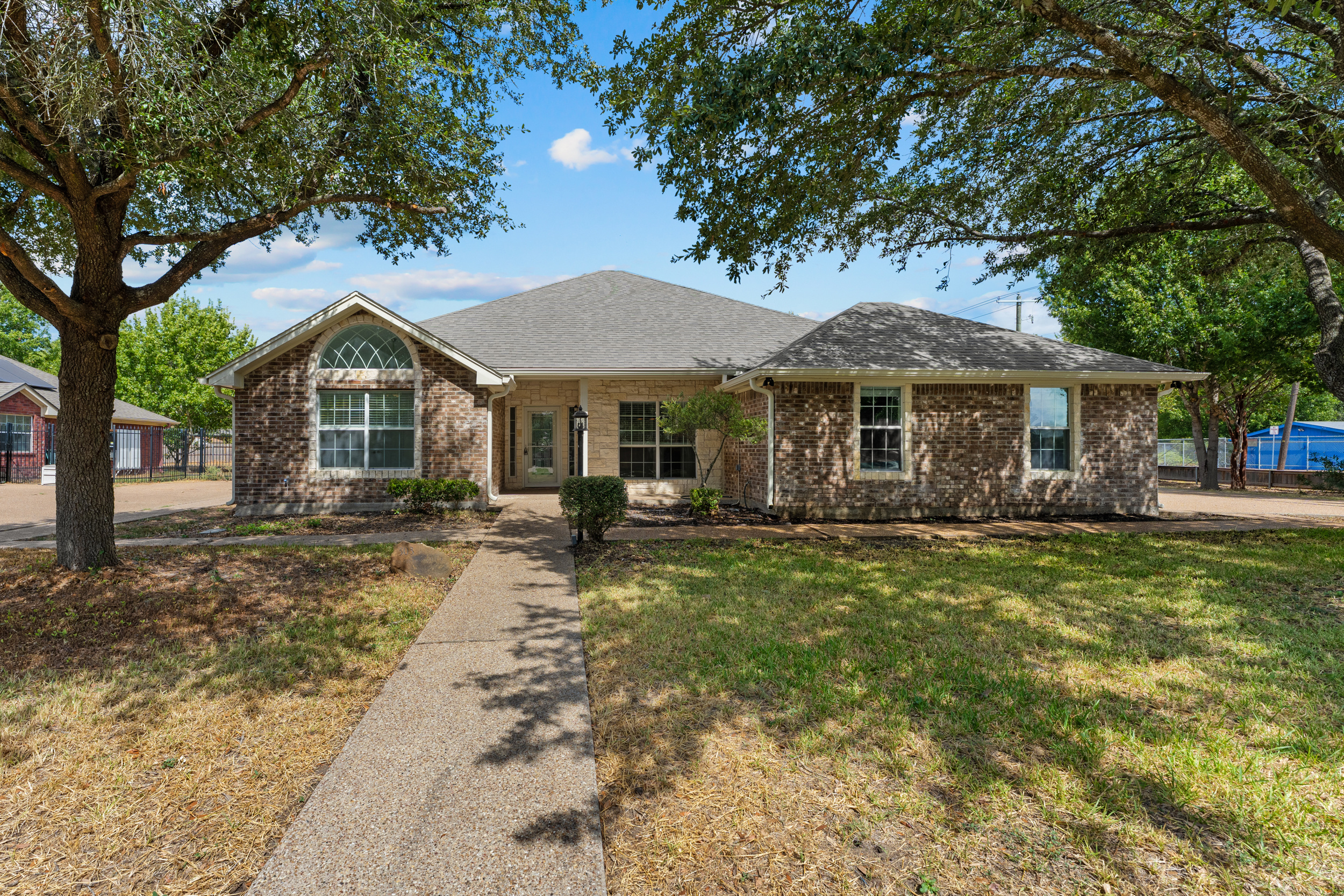 303 S Cedar Ridge Cir, Robinson, TX