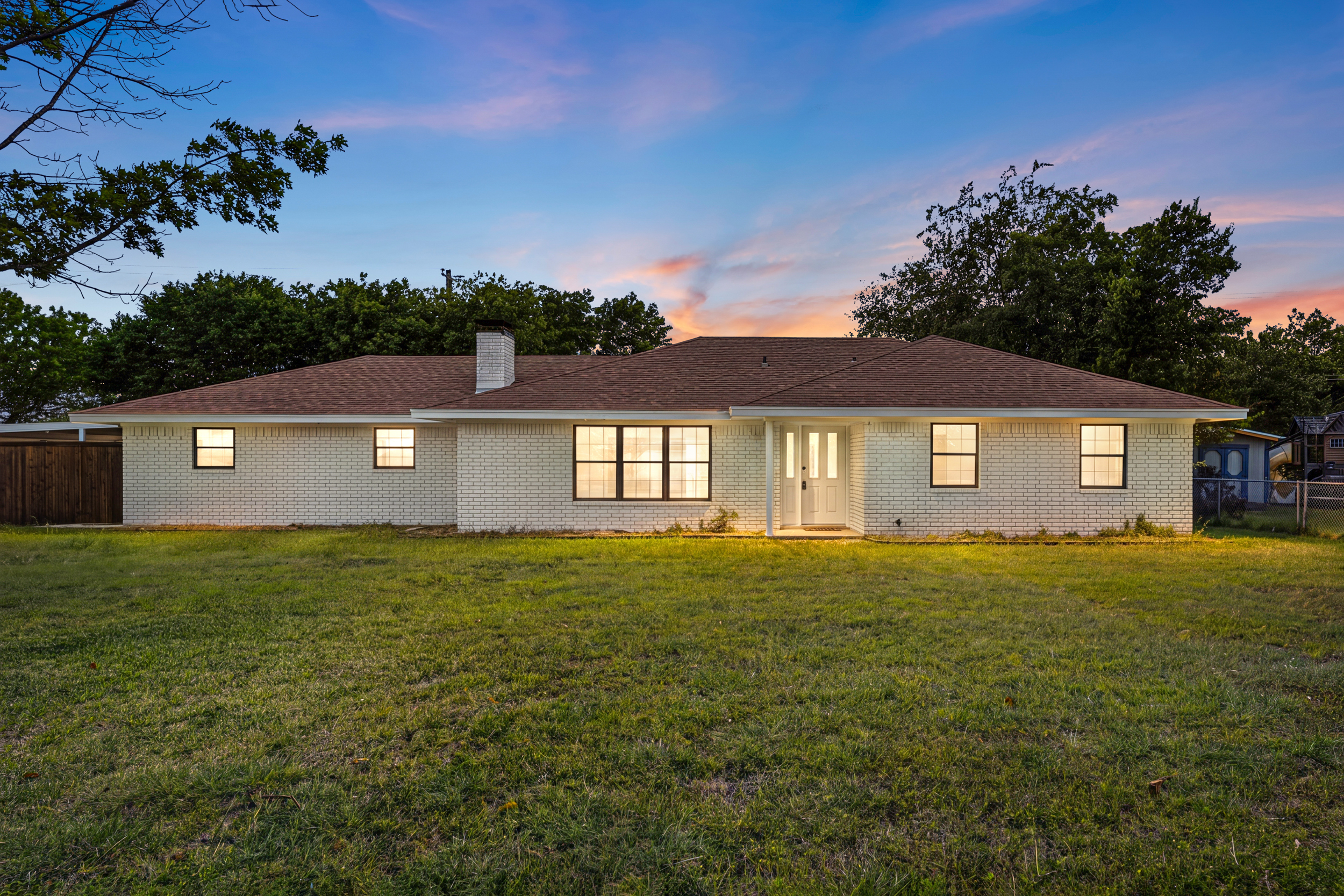 608 S Colorado St, Whitney, TX